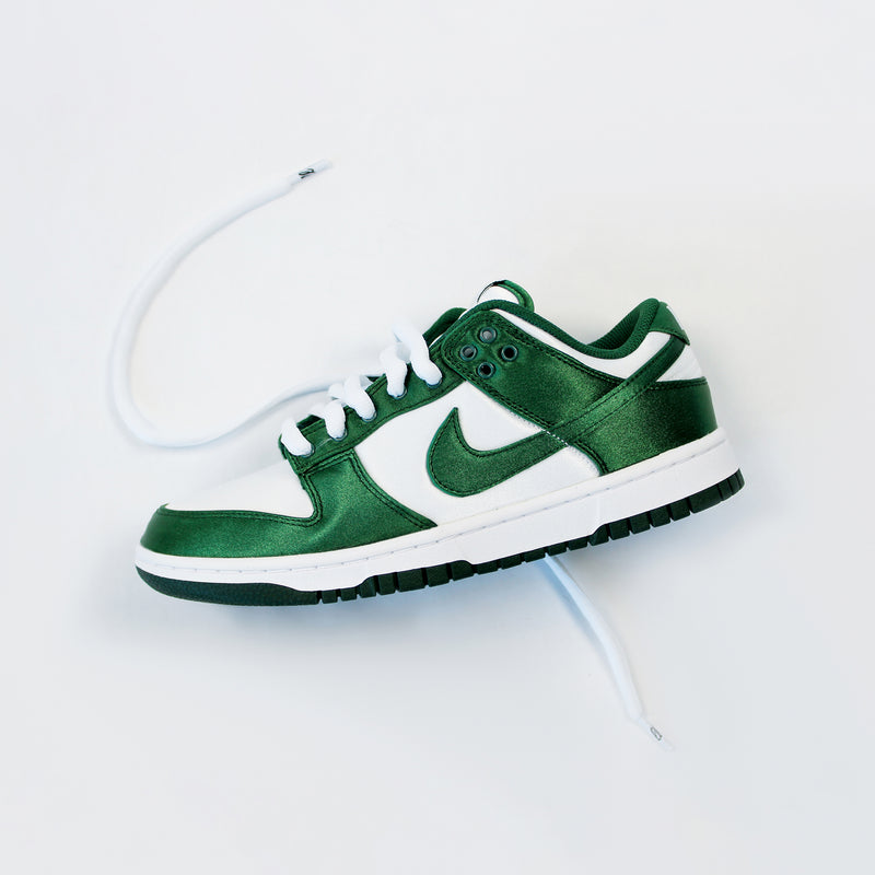 Looped Laces OG White thick oval shoelaces in Nike Dunk Satin Green on white background